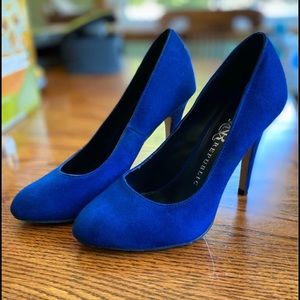 Woman’s Heals Size 6